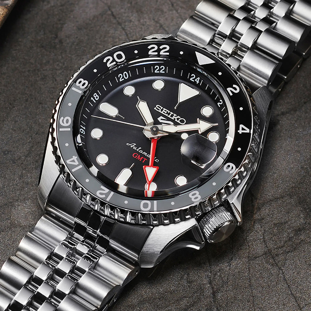 Seiko 5 Sport SKX Black